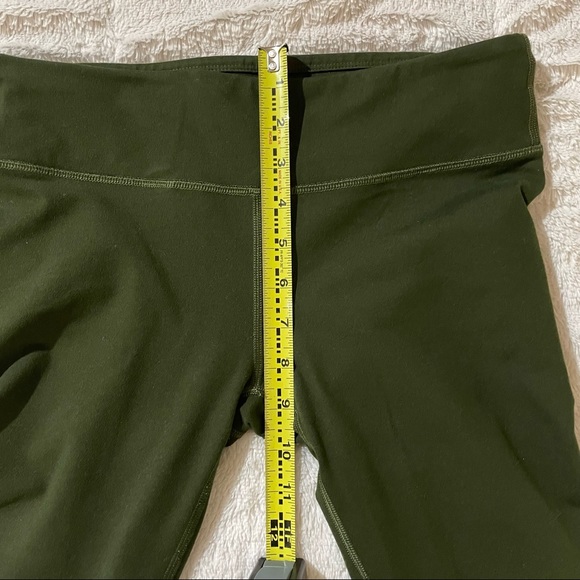 Fabletics Olive Green Active Capri Leggings / Size M - Picture 5 of 7